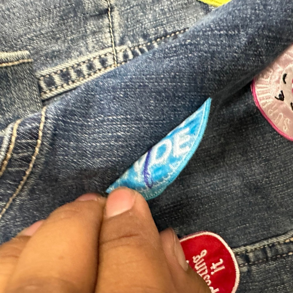Levi's Denim Jacket Womens Size XL Blue Patchwork Distressed Trucker Coat - Picture 9 of 10